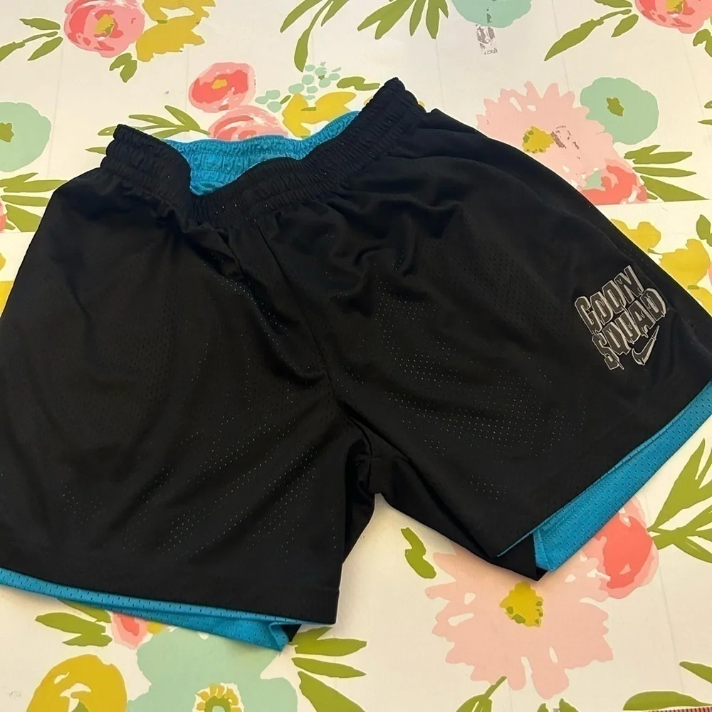 Nike Standard Issue Space Jam Reversible Shorts Mens size medium